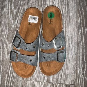 Women’s sandals